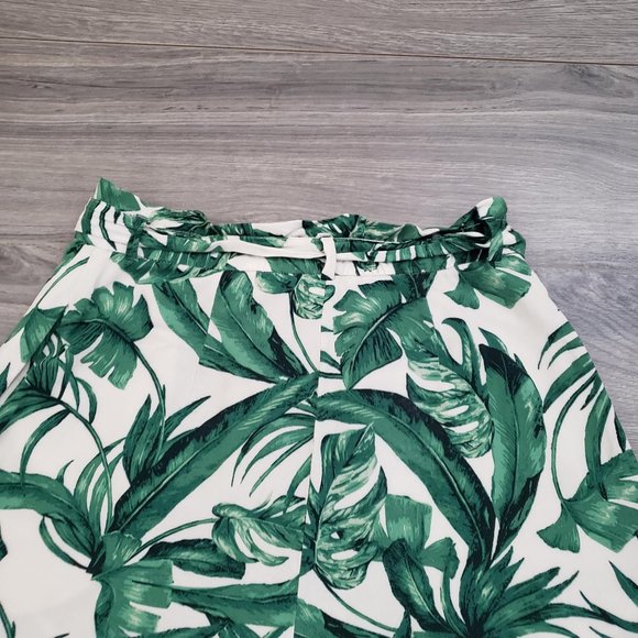 H&M Tropical Palm Print High Waist Paperbag Shorts Size 6 - Picture 8 of 10